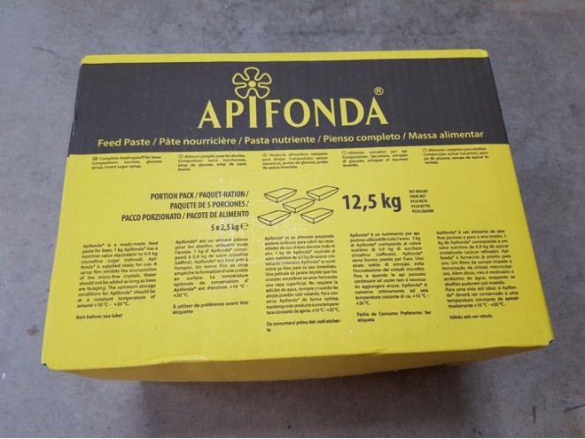 Допълващ фураж за пчели "Апифонда" 2,5 кг. | pchelarkj.com